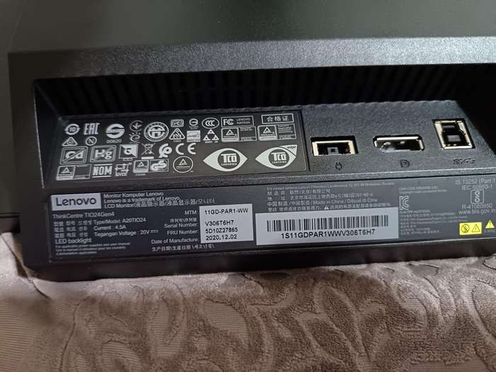 ThinkCentre 24 gen 4 Monitor with PC