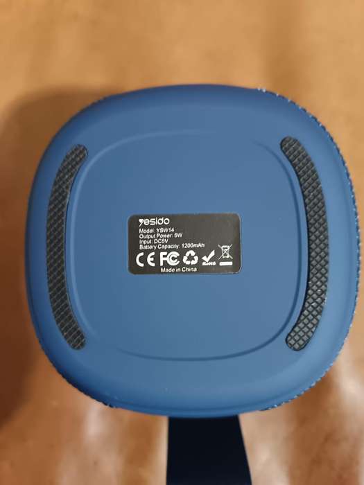Yesido Wireless Speaker, RGB Display Fabric Texture, Mini Portable speaker