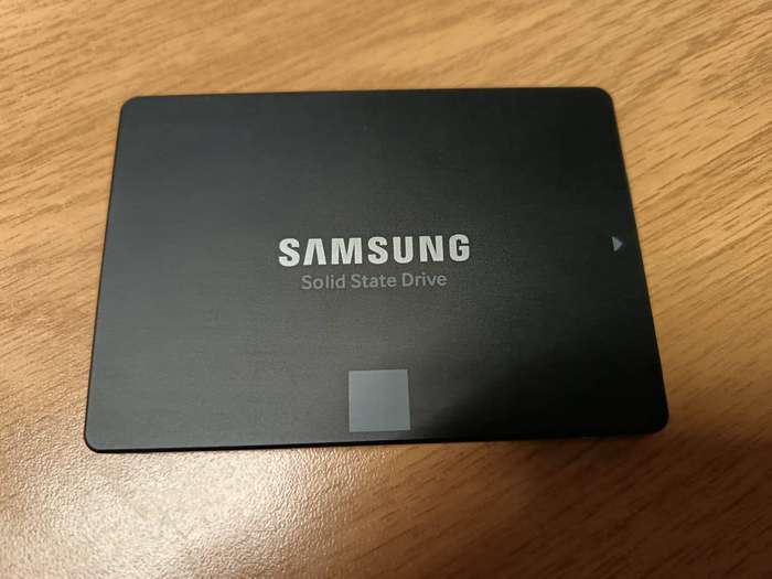 SAMSUNG Solid State Drive 850 EVO  1TB-MODEL MZ-75E1T0 -SSD