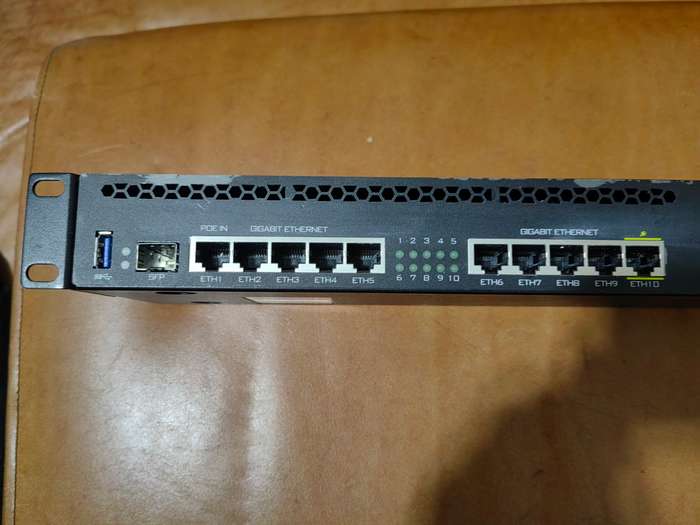 MikroTik RB3011UiAS- RM -  network switch