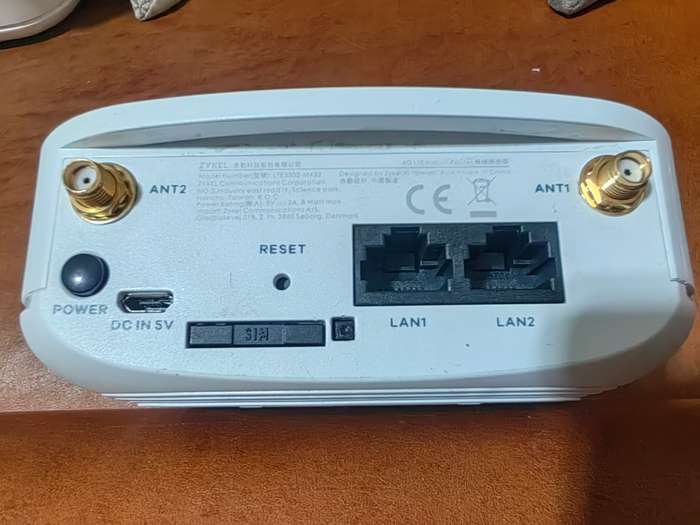 ZYXEL LTE3202-M432 ROUTER (It take a SIM CARD)
