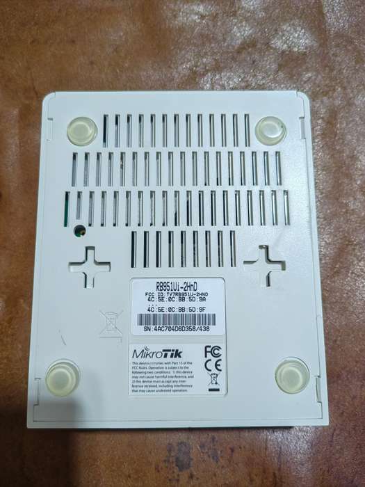 MikroTik RB951Ui-2HnD -  network switch