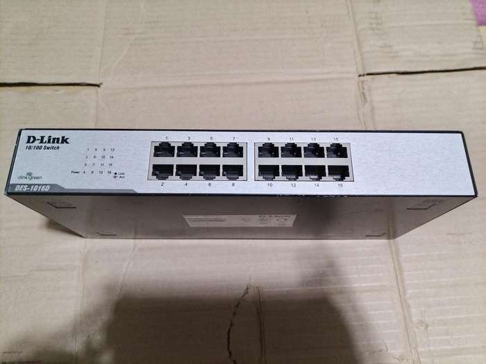 D-LINK  SWITCH DES-1016D
