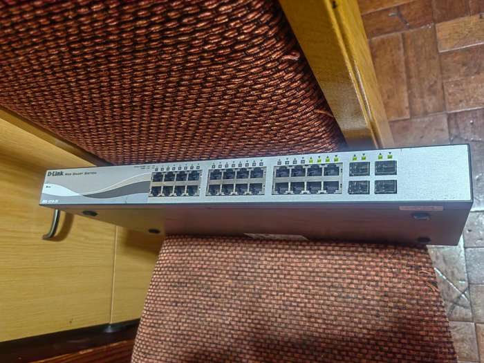 D-LINK  SWITCH DGS-1210-24