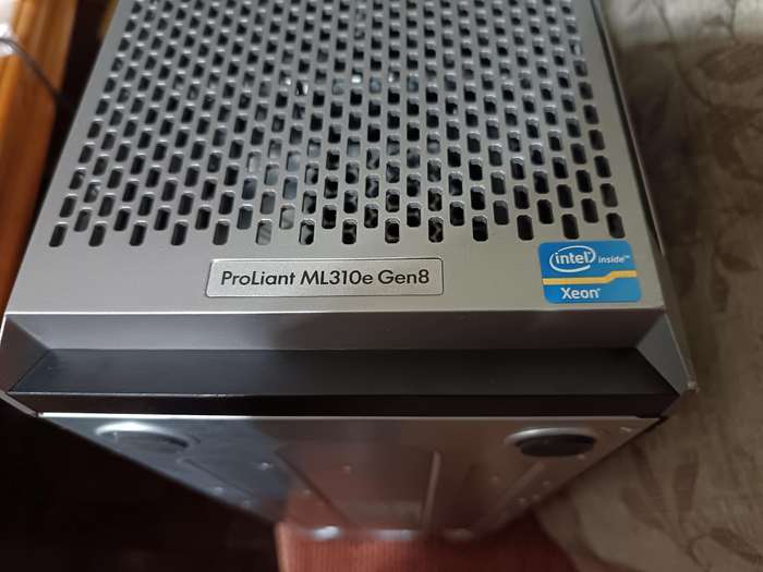 HP Proliant ML310e Gen 8 SERVER