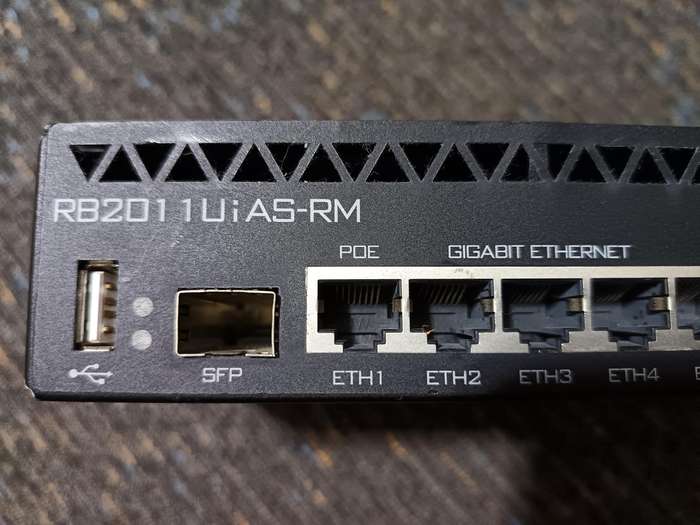 MikroTik RB2011UiAS-RM Routerboard Rackmount 5xLAN 5xGbit LAN 1xSFP -  network switch