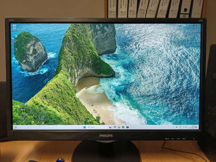 Lenovo V50t Intel Core i3 Desktop PC  BOX