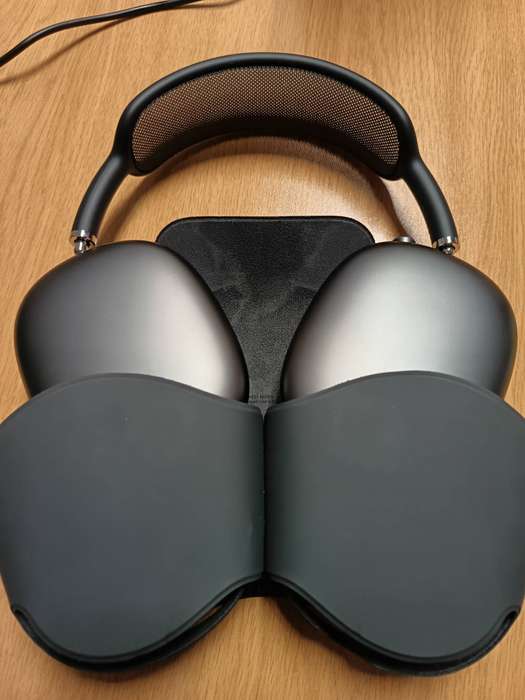 Apple A2096 airpods max headphones