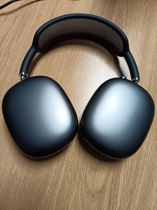 Apple A2096 airpods max headphones