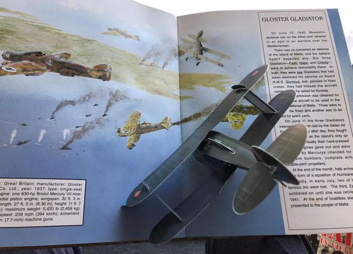 Pop-up books. Planes of the Aces, Space Shuttle, The story of Flight, Navigation
