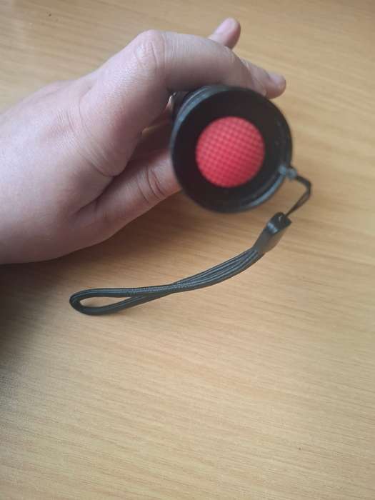 LED flashlight (batteries)