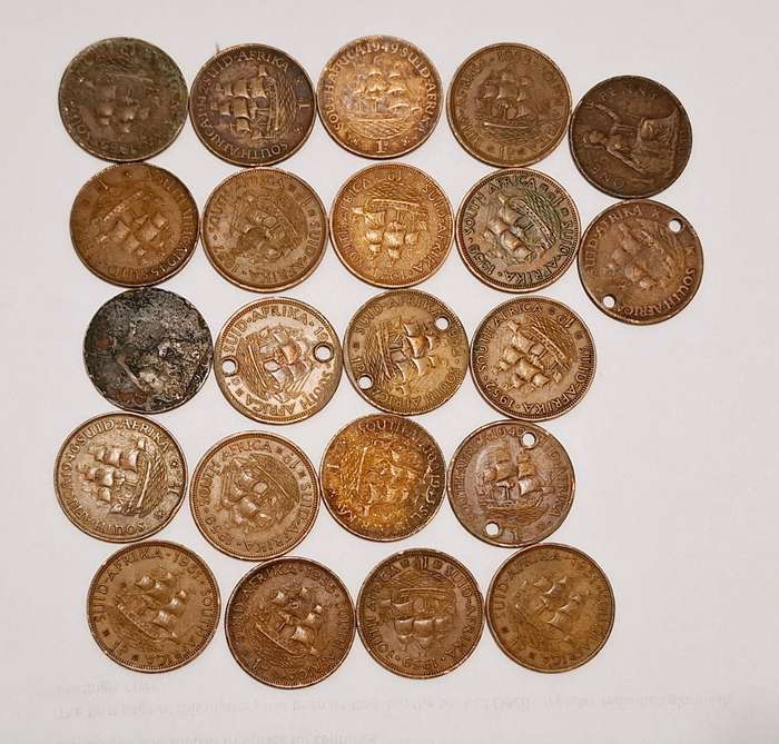 22 x SA 1d Penny circulated coins. Various years between 40's and 50's