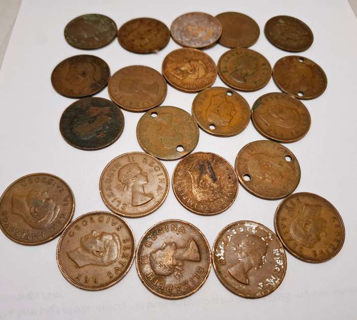22 x SA 1d Penny circulated coins. Various years between 40's and 50's
