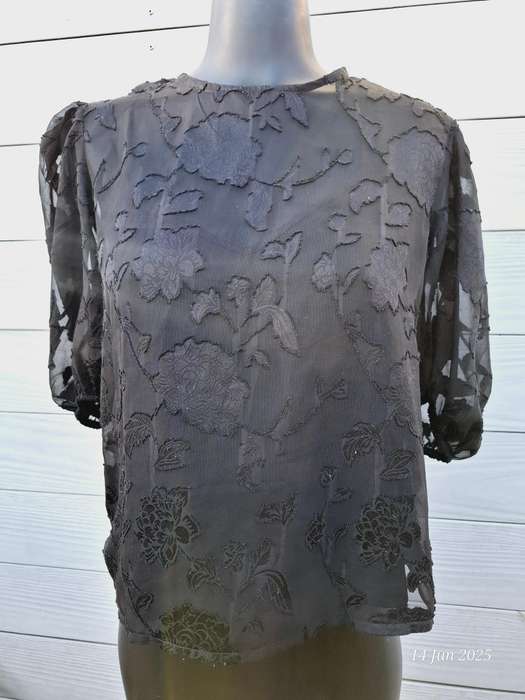 Black lace top - 10/34