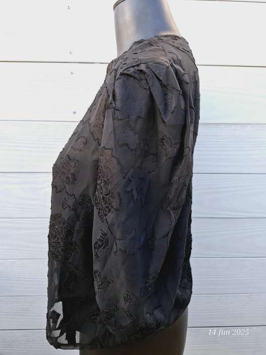 Black lace top - 10/34
