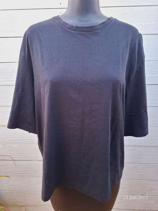 Foschini black tshirt - L