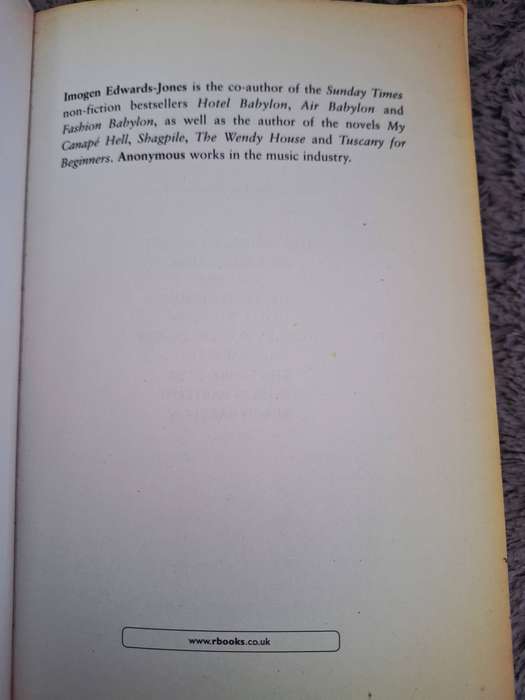 Softcover: Pop Babylon by Imogen Edwards-Jones.