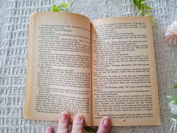 The Saint Goes West by Leslie Charteris