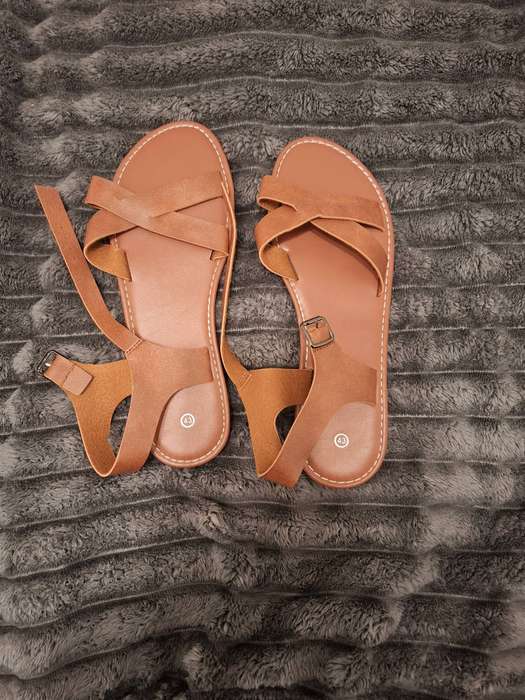 NEW brown flat sandals - Size 9