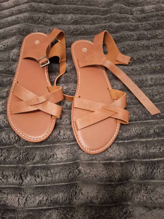 NEW brown flat sandals - Size 9