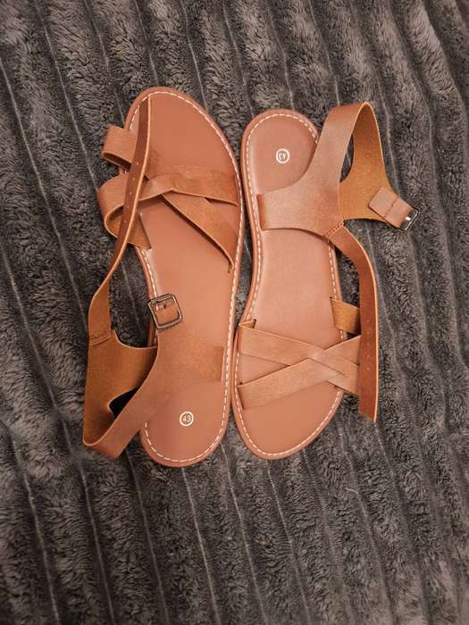 NEW brown flat sandals - Size 9