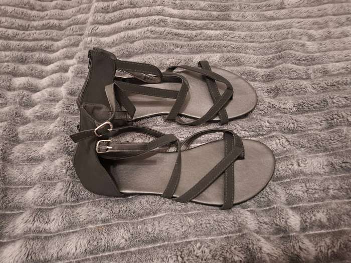 NEW black roman strap sandal - Size 9
