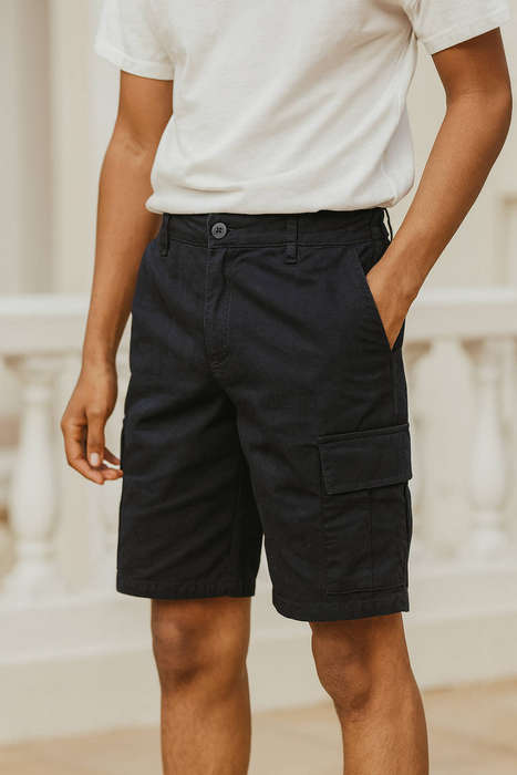 MRP Black Cargo Shorts - Size 28