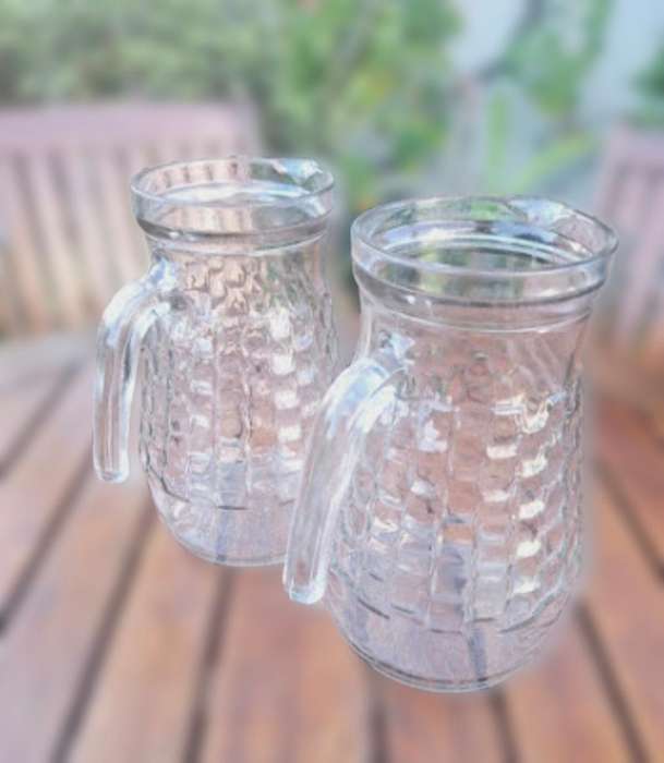 2 x 2LT Glass pitchers