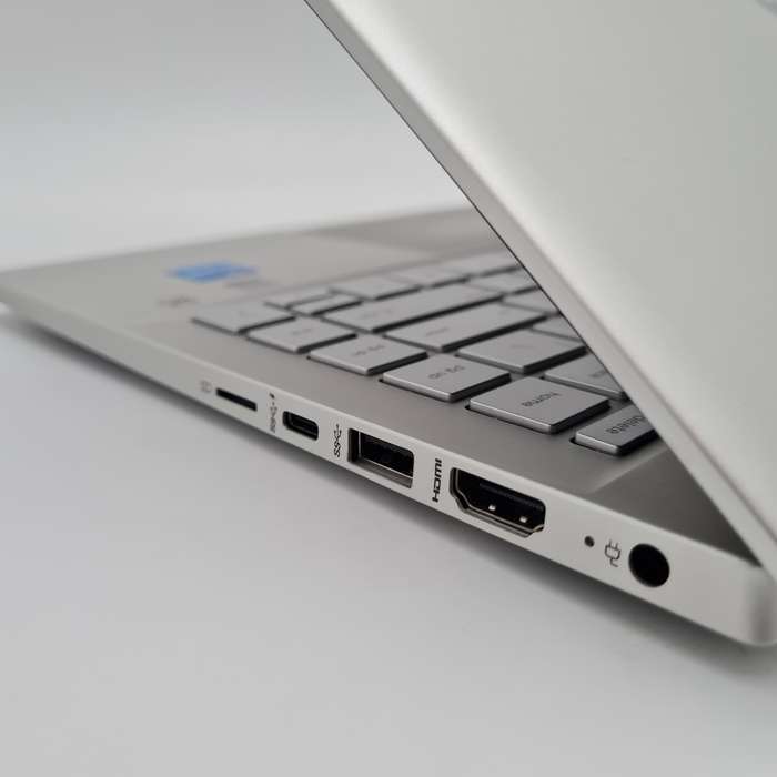 HP Pavilion 14 Notebook - Intel Core i3 | 8GB RAM | 256GB SSD | 14" Full HD | Fingerprint reader |