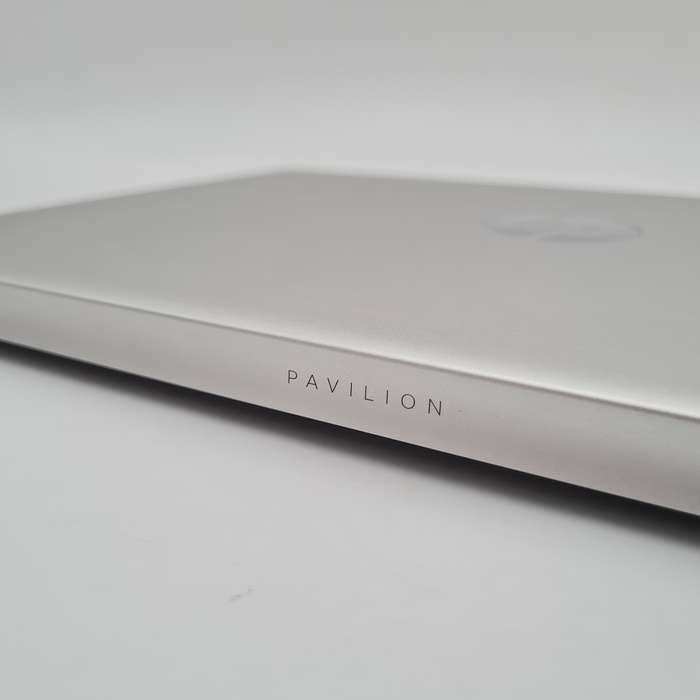 HP Pavilion 14 Notebook - Intel Core i3 | 8GB RAM | 256GB SSD | 14" Full HD | Fingerprint reader |