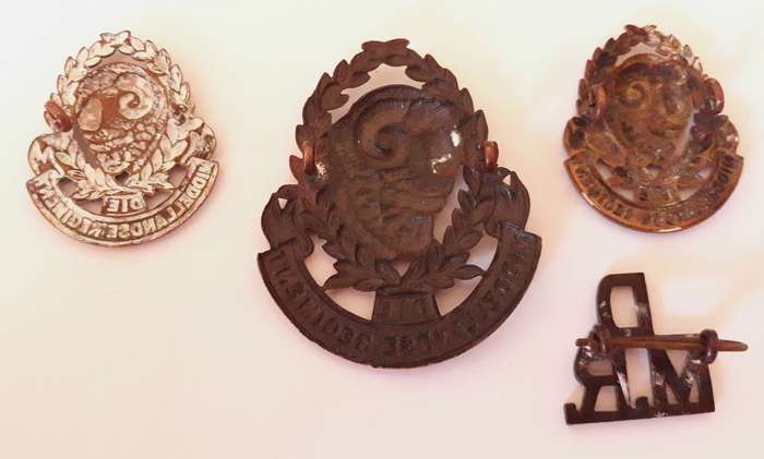 UDF Die Middellandse Regiment Cap, Collars and Shoulder Title Badges