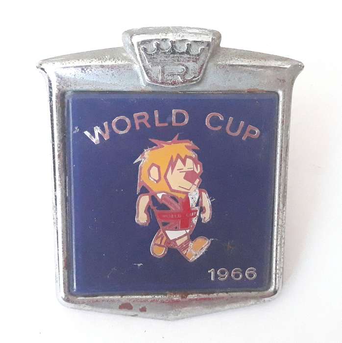 Vintage English 1966 Football World Cup Willie Car Badge