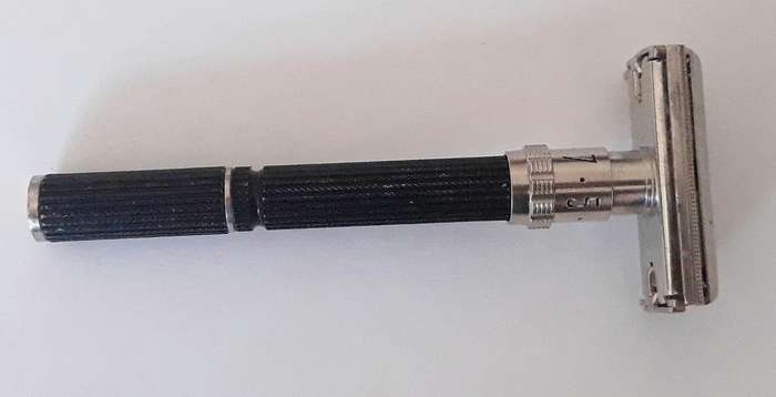 Vintage Gillette 1969(O3) Super Adjustable 109 Safety Razor