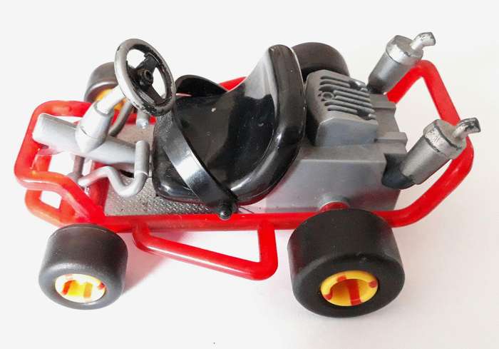 Vintage  1999 Nintendo Mario Kart
