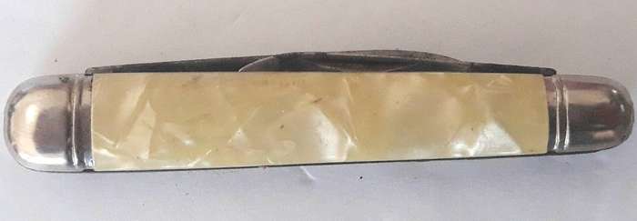 Vintage Richards Souvenir Ireland Mother of Pearl Pocket Knife