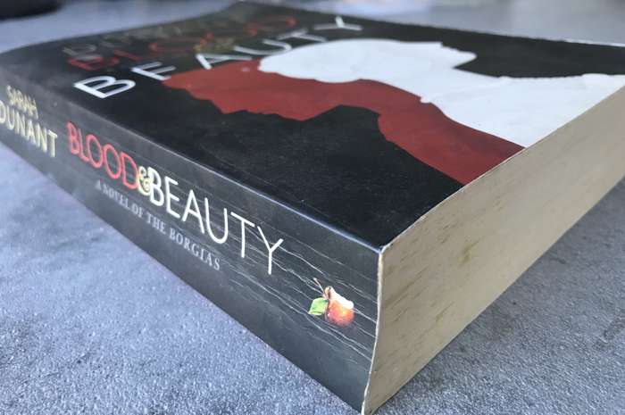 Blood & Beauty by Sarah Dunant [Large Paperback: Good]