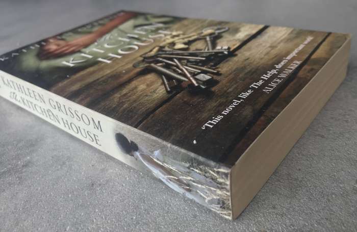 The Kitchen House by Kathleen Grissom [Paperback: Excellent]