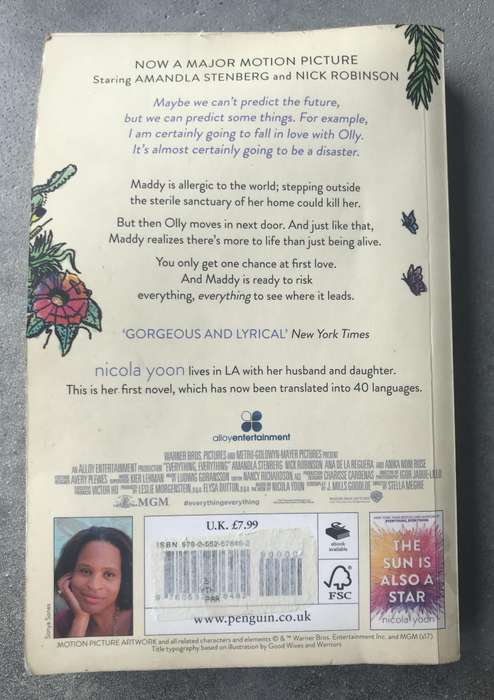 Everything, Everything by Nicola Yoon [Paperback: Average]