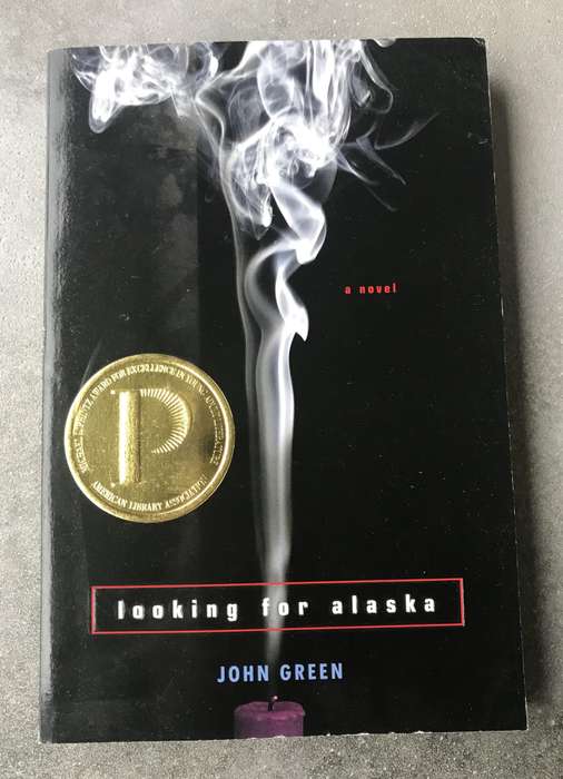 Looking for Alaska by John Green [Paperback: Very Good]