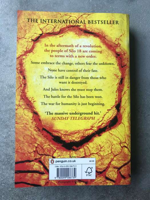 Dust (Silo #3) by Hugh Howey [Paperback: Like New]