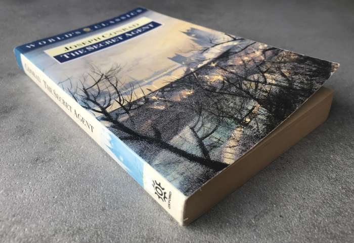 The Secret Agent by Joseph Conrad [Paperback: Very Good]