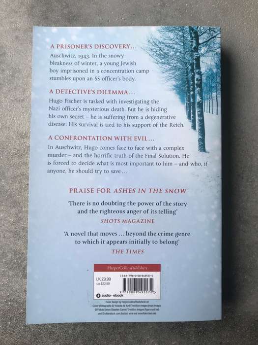 Ashes in the Snow by Oriana Ramunno [Paperback: Like New]
