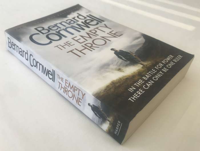 The Empty Throne (The Last Kingdom #8) by Bernard Cornwell [Paperback: Very Good]