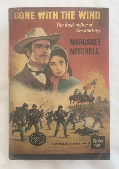 Gone With the Wind by Margaret Mitchell [Paperback: Very Good]