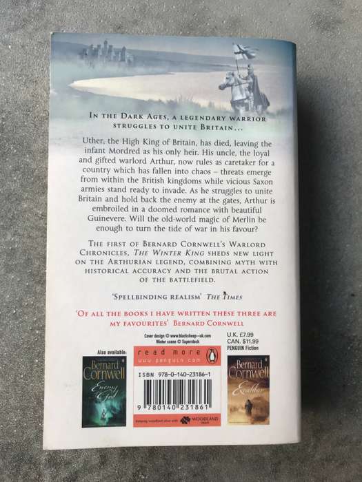 The Winter King (Warlord Chronicles #1) by Bernard Cornwell [Paperback: Average]