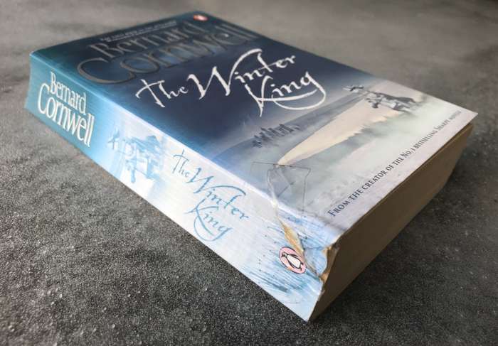 The Winter King (Warlord Chronicles #1) by Bernard Cornwell [Paperback: Average]