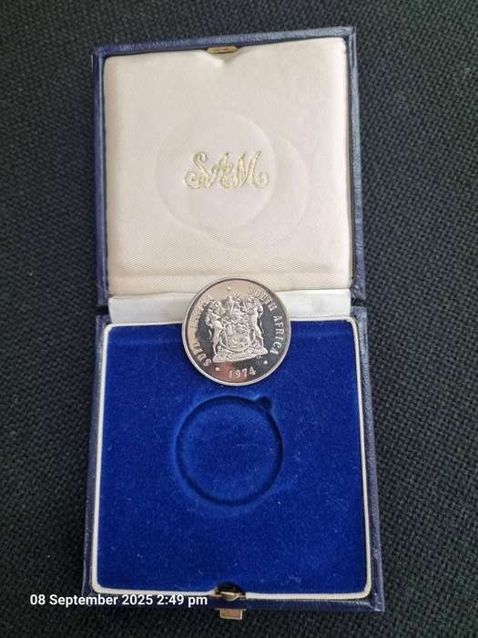 ****1X 1974 PROOF SILVER R1 MINT DOOR IN SA MINT BOX****