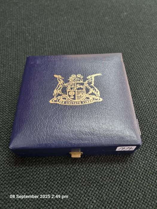 ****1X 1974 PROOF SILVER R1 MINT DOOR IN SA MINT BOX****