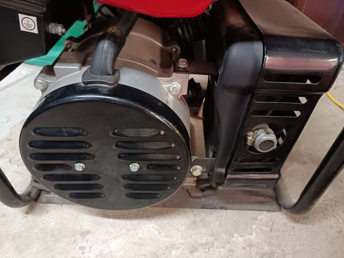 Ryobi Generator 4-Stroke Air-Cooled RG2700A