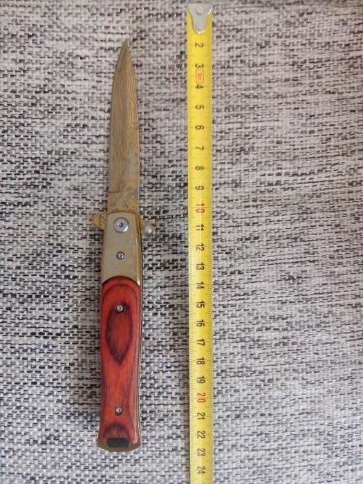 Knife